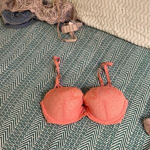 Victoria’s Secret dream angels bra